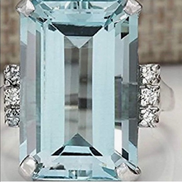 Silver cubic zirconia - Picture 2 of 6